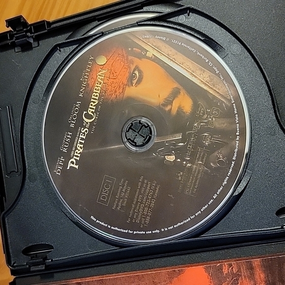 Pirates of the Caribbean, The Curse of the Black Pearl DVD, Johnny Depp - Picture 2 of 4